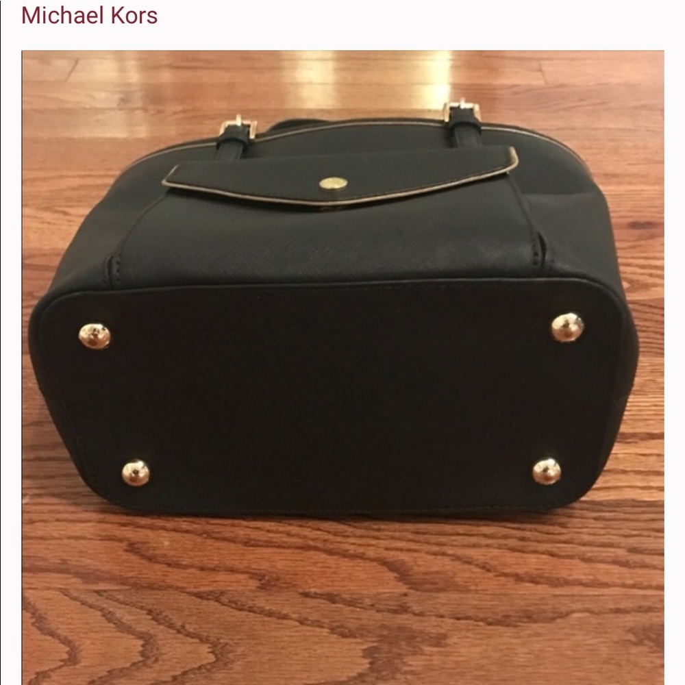 AUTHENTIC Michael Kors medium tote! - Picture 4 of 6